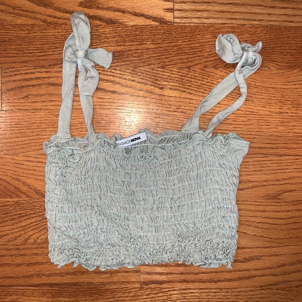 Fashion nova crop top